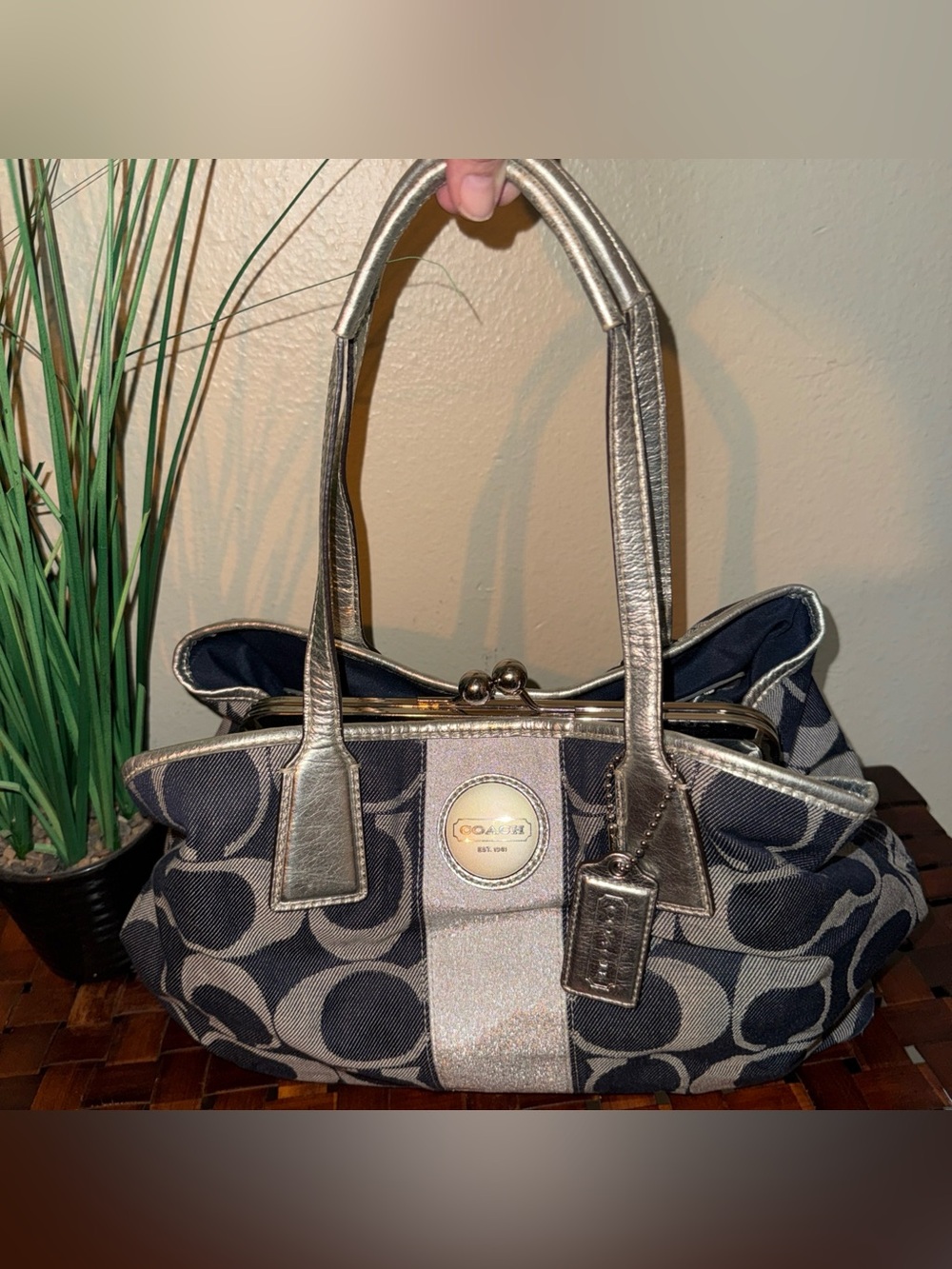 Vtg Coach Y2K kiss lock Metallic Trim Signature Canvas Satchel - Jean silver